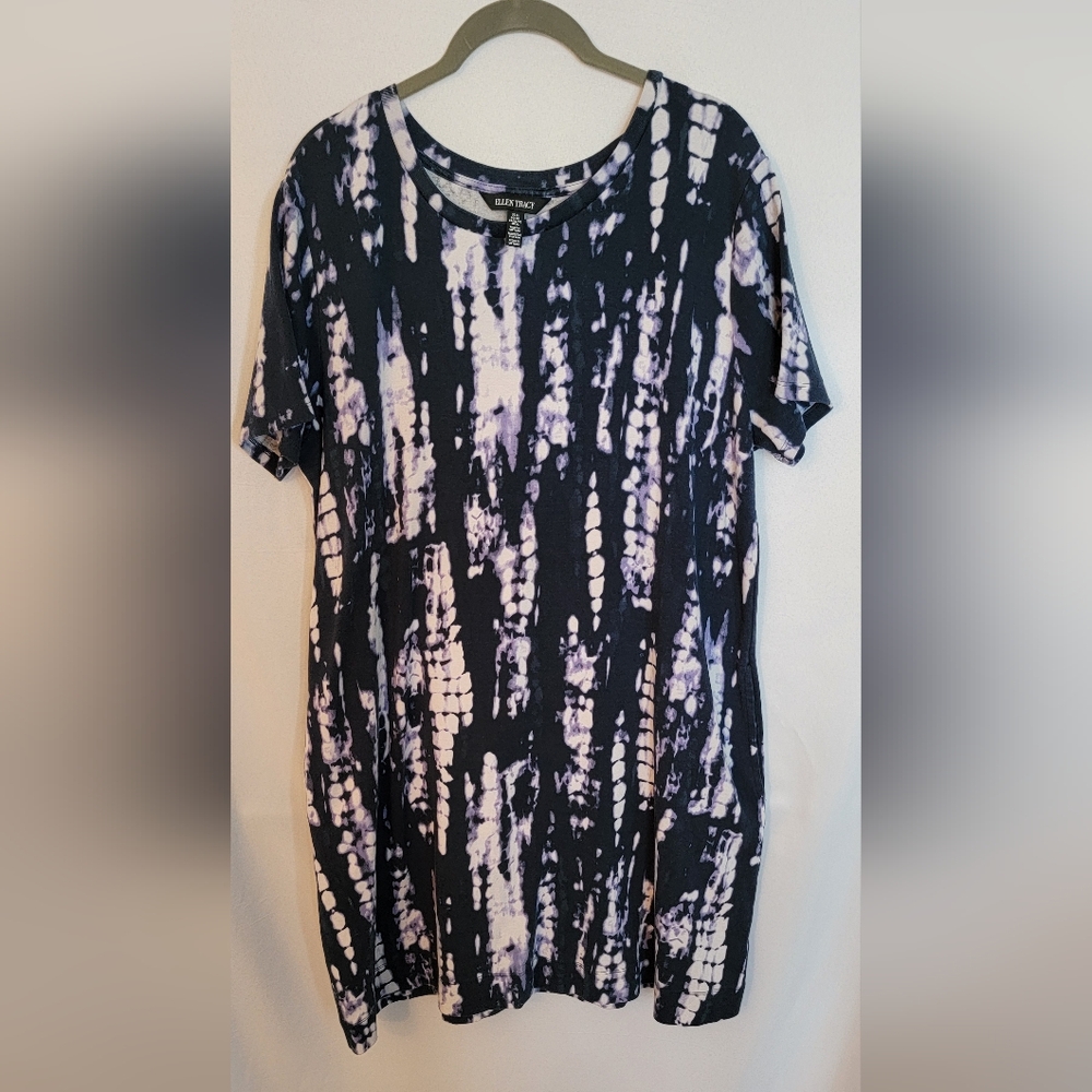 Ellen Tracy Black and Lavender Tie-Dye Short Sleeve Dress